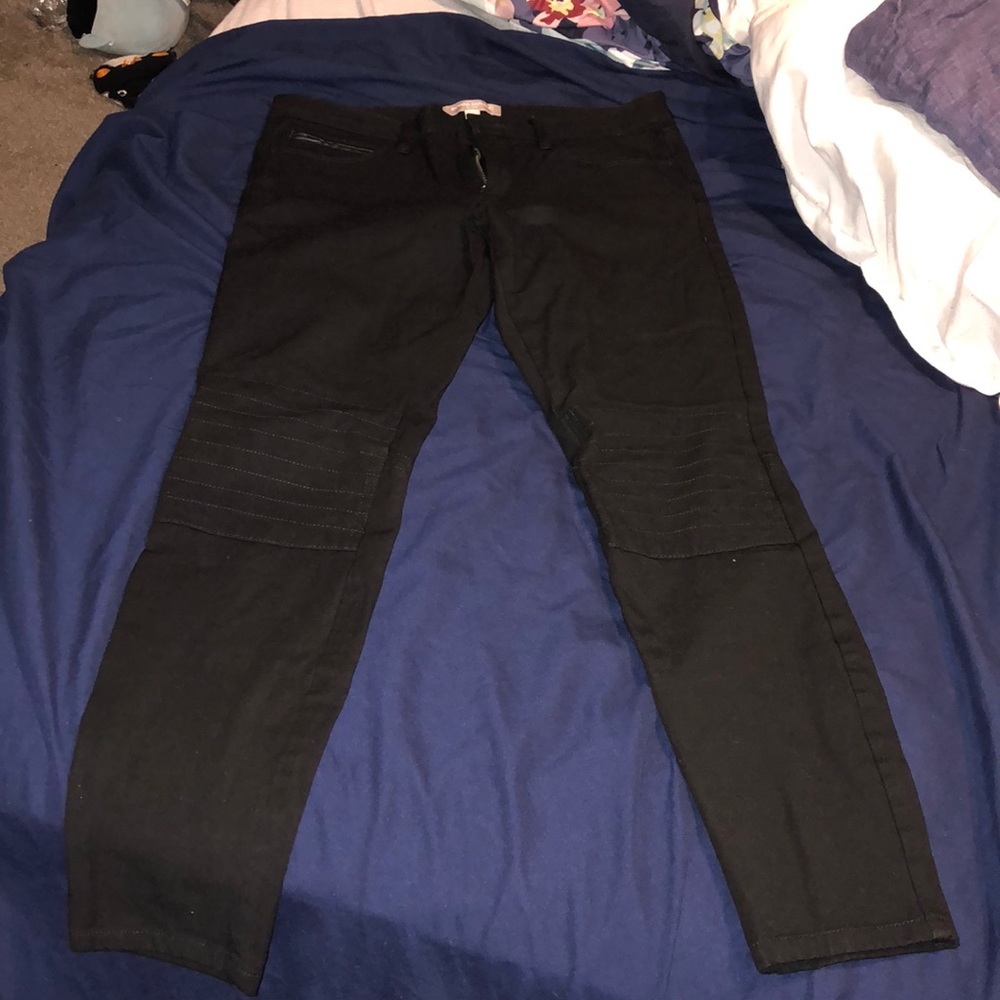 Black skinny jeans